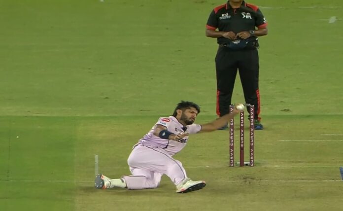 Gujarat Titans Pacer Arshad Khan Has Nasty Fall vs LSG, Green Pitch In Focus At Ahmedabad. Watch | Cricket News